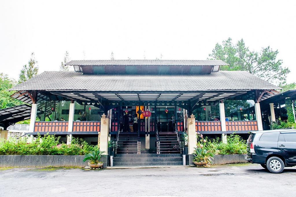 Taman Simalem Resort Tongging Buitenkant foto
