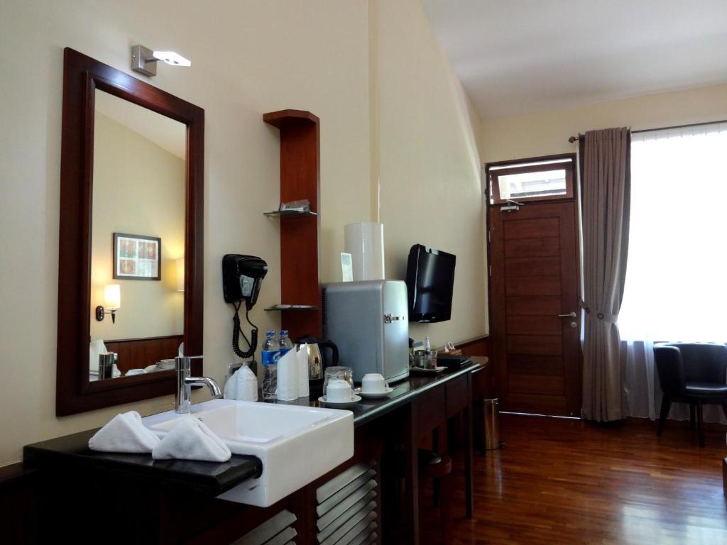 Taman Simalem Resort Tongging Kamer foto
