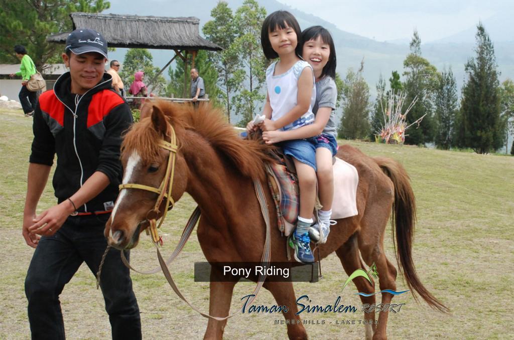Taman Simalem Resort Tongging Buitenkant foto