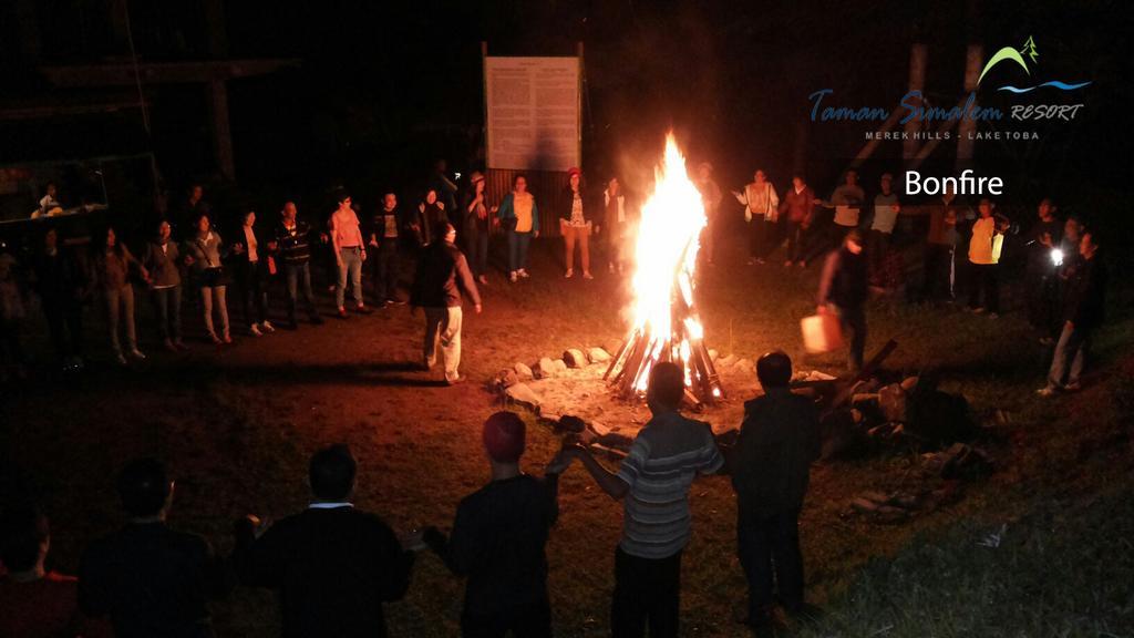 Taman Simalem Resort Tongging Buitenkant foto