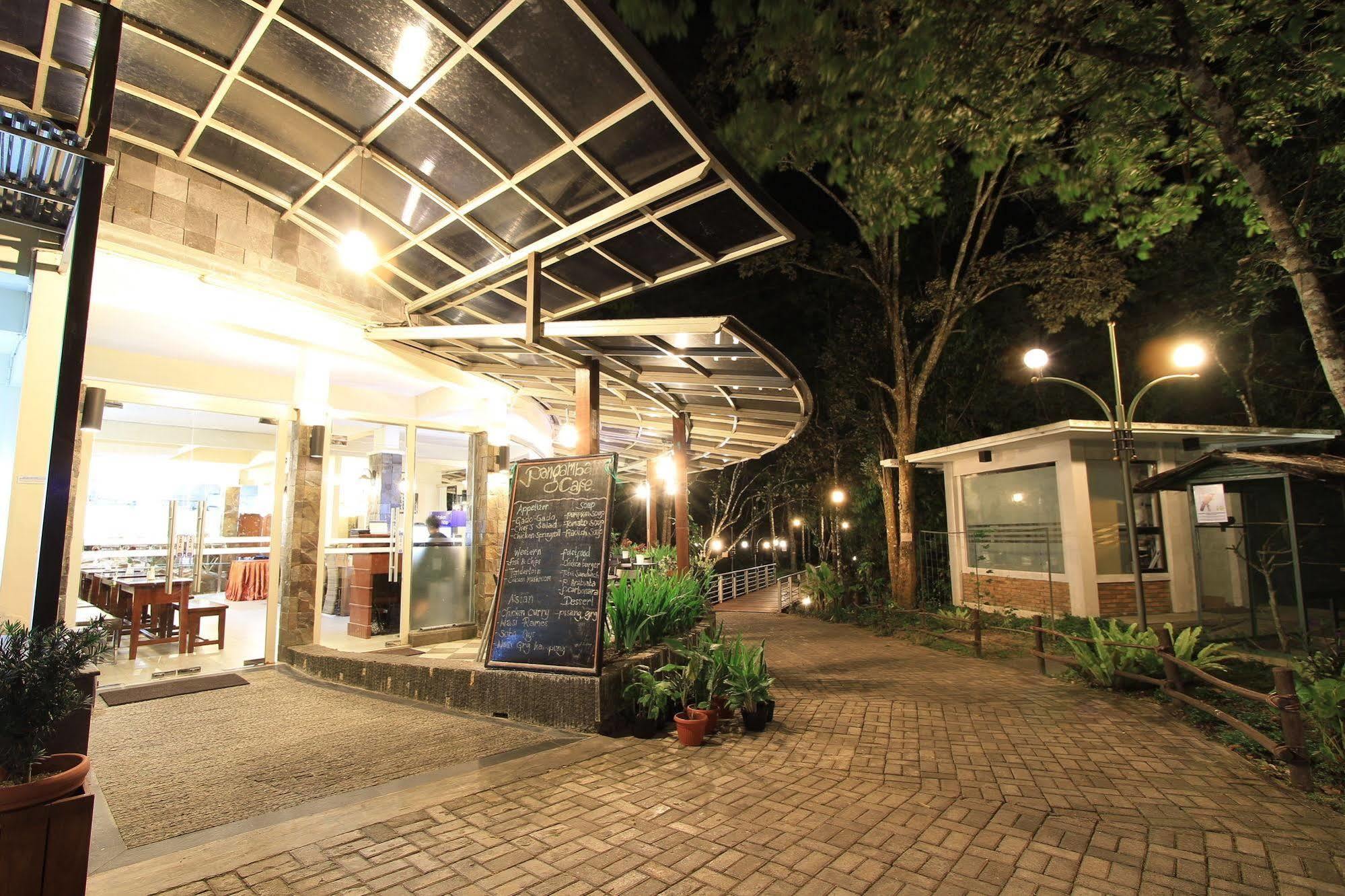 Taman Simalem Resort Tongging Buitenkant foto